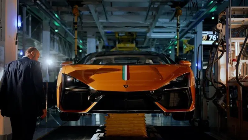 Lamborghini Revuelto: il video del making of con Ranieri Niccoli