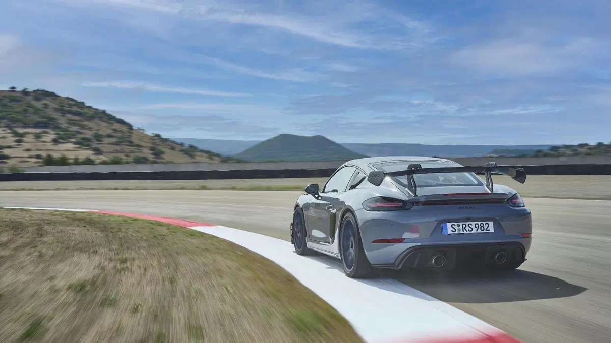 Porsche 718 GT4 RS: la prova in pista di Masterpilot [VIDEO] (12)