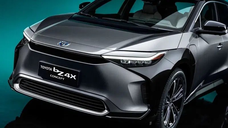 Toyota, il passaggio all'elettrico &egrave; troppo veloce: potrebbe essere controproducente