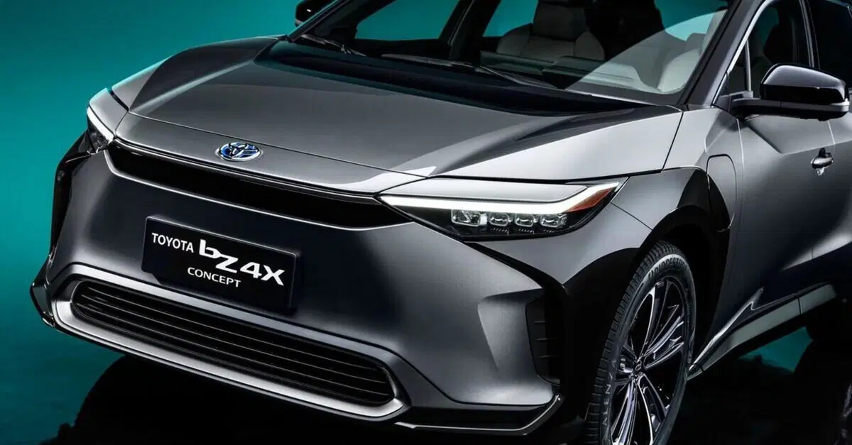 Toyota, il passaggio all'elettrico &egrave; troppo veloce: potrebbe essere controproducente