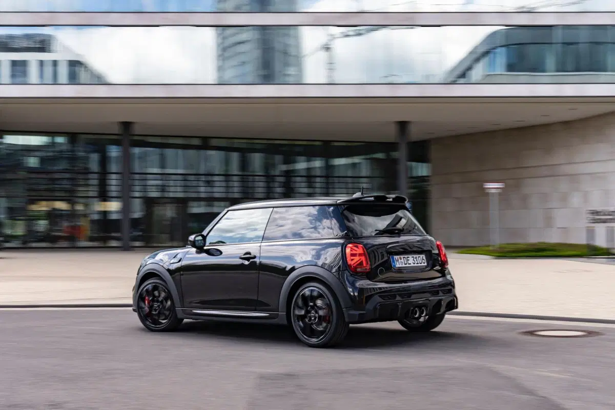 Mini John Cooper Works, arriva un'edizione limitata (4)