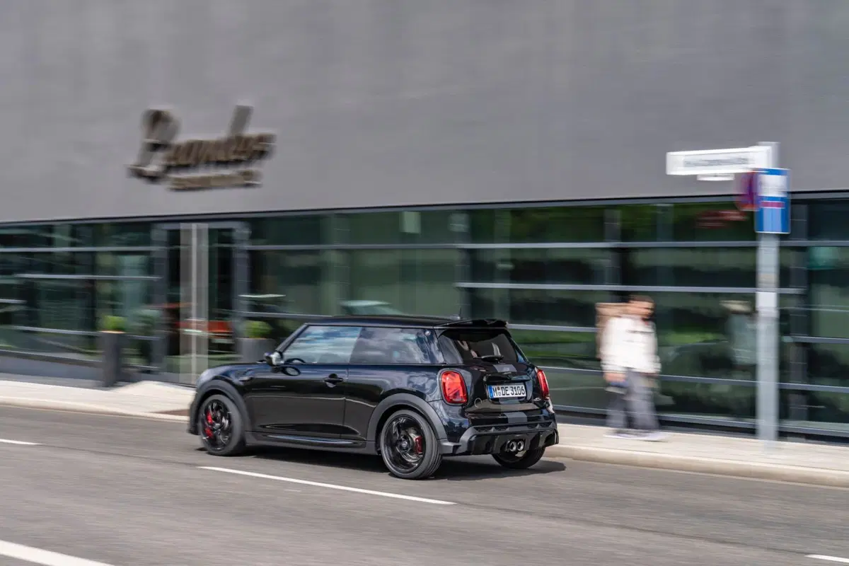 Mini John Cooper Works, arriva un'edizione limitata (5)