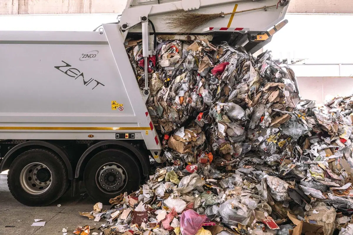 Come funziona il camion dei rifiuti? Tutti i segreti dello Zenith (Tecnoindustrie Merlo) (2)