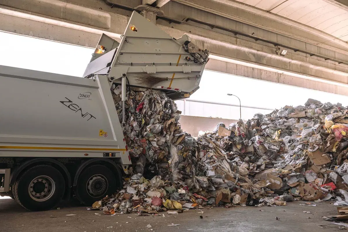 Come funziona il camion dei rifiuti? Tutti i segreti dello Zenith (Tecnoindustrie Merlo) (3)