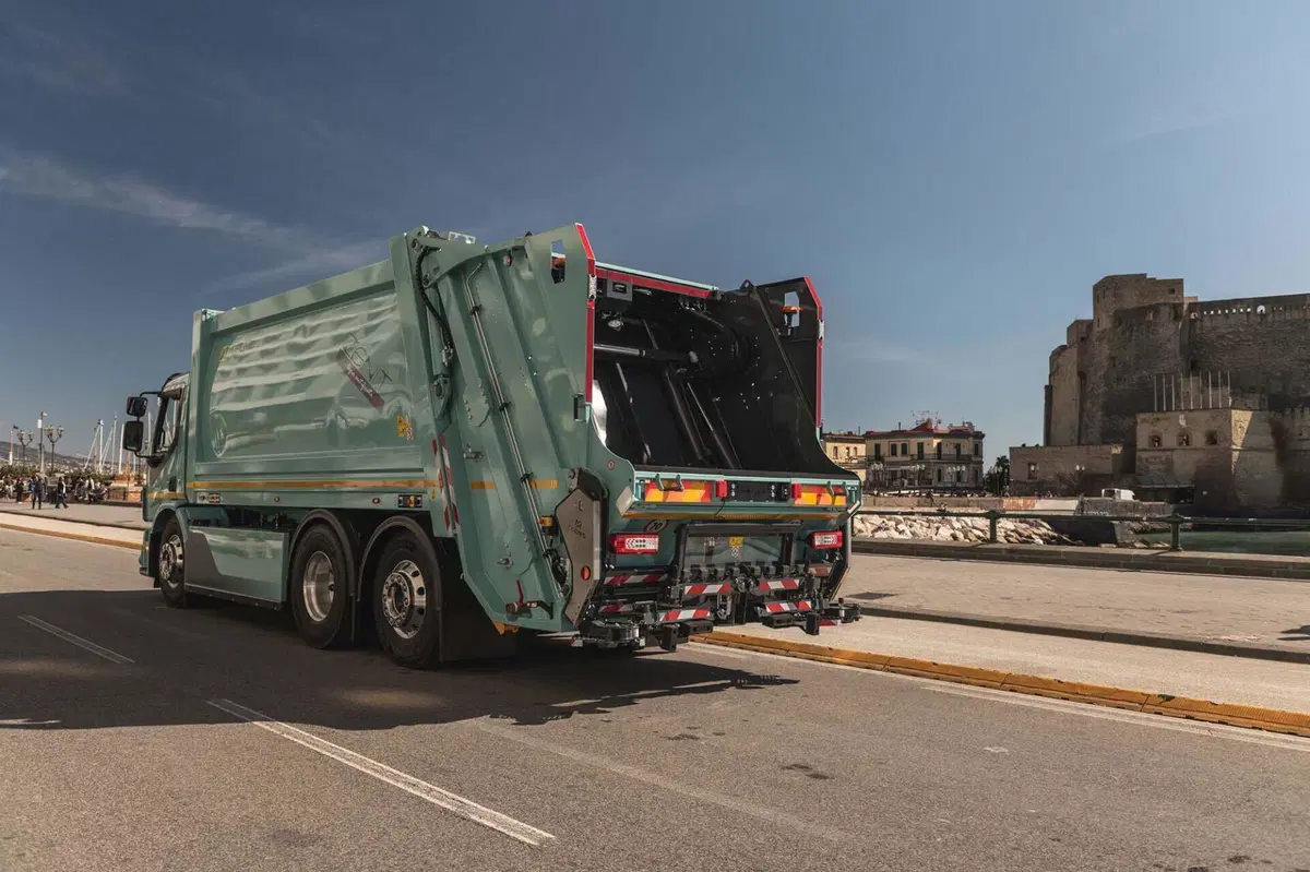 Come funziona il camion dei rifiuti? Tutti i segreti dello Zenith (Tecnoindustrie Merlo) (6)