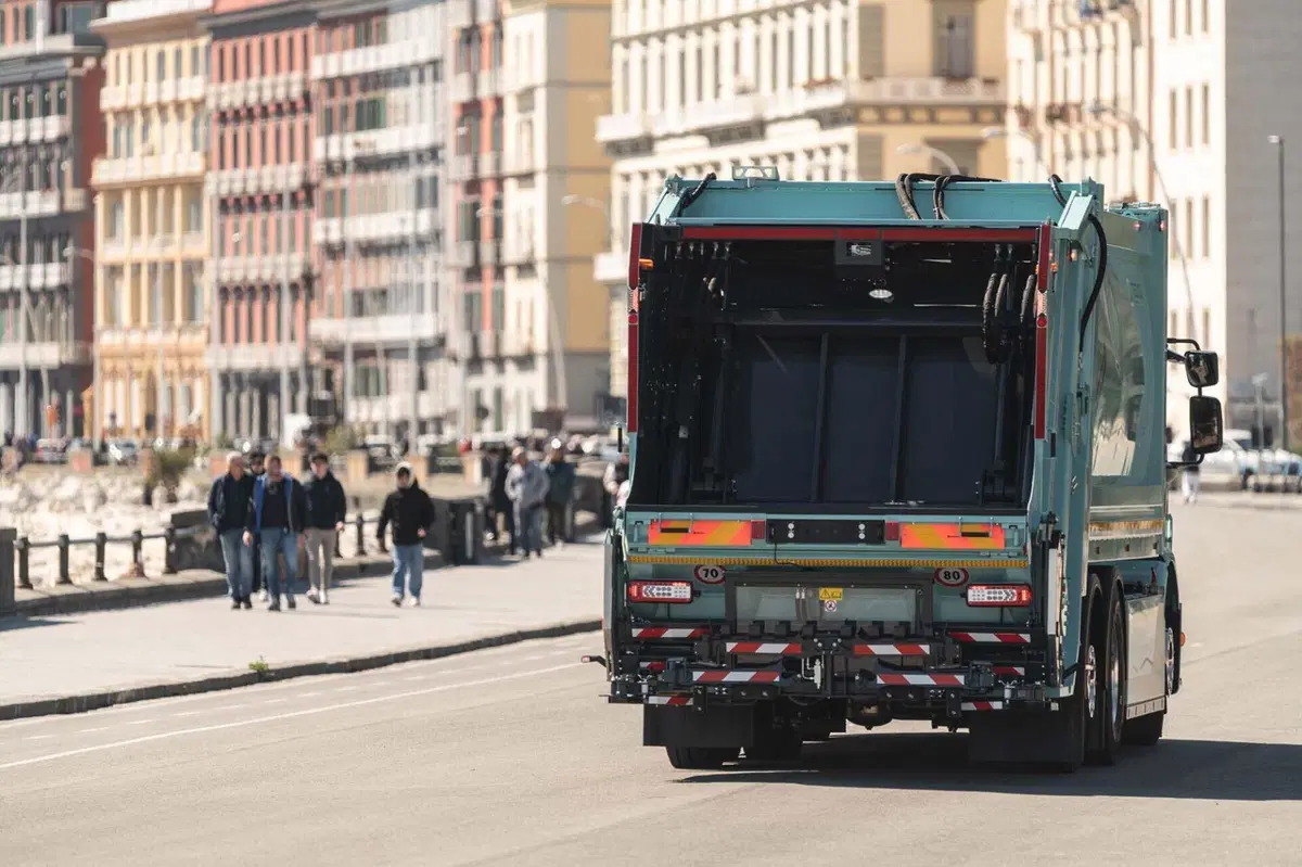 Come funziona il camion dei rifiuti? Tutti i segreti dello Zenith (Tecnoindustrie Merlo) (7)