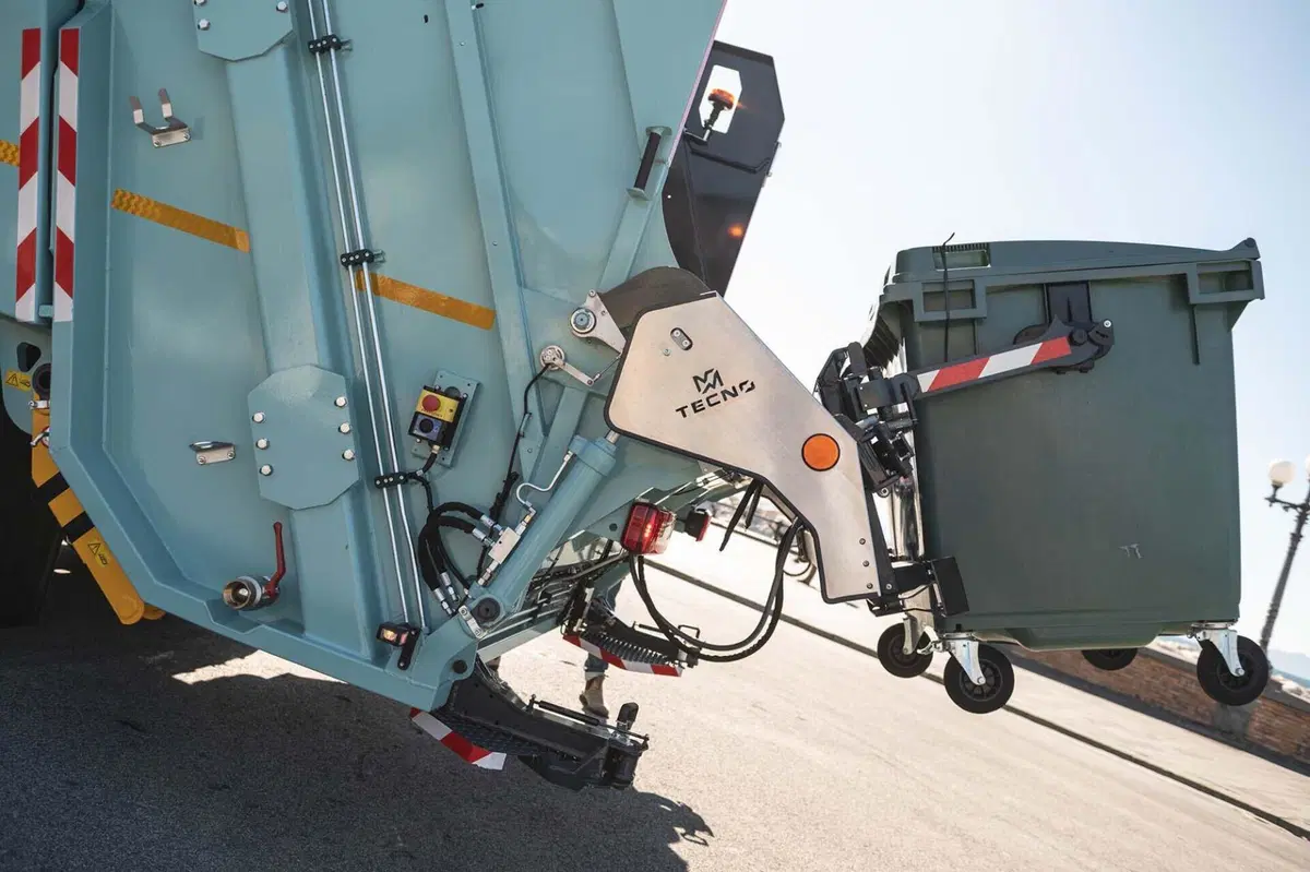 Come funziona il camion dei rifiuti? Tutti i segreti dello Zenith (Tecnoindustrie Merlo) (15)