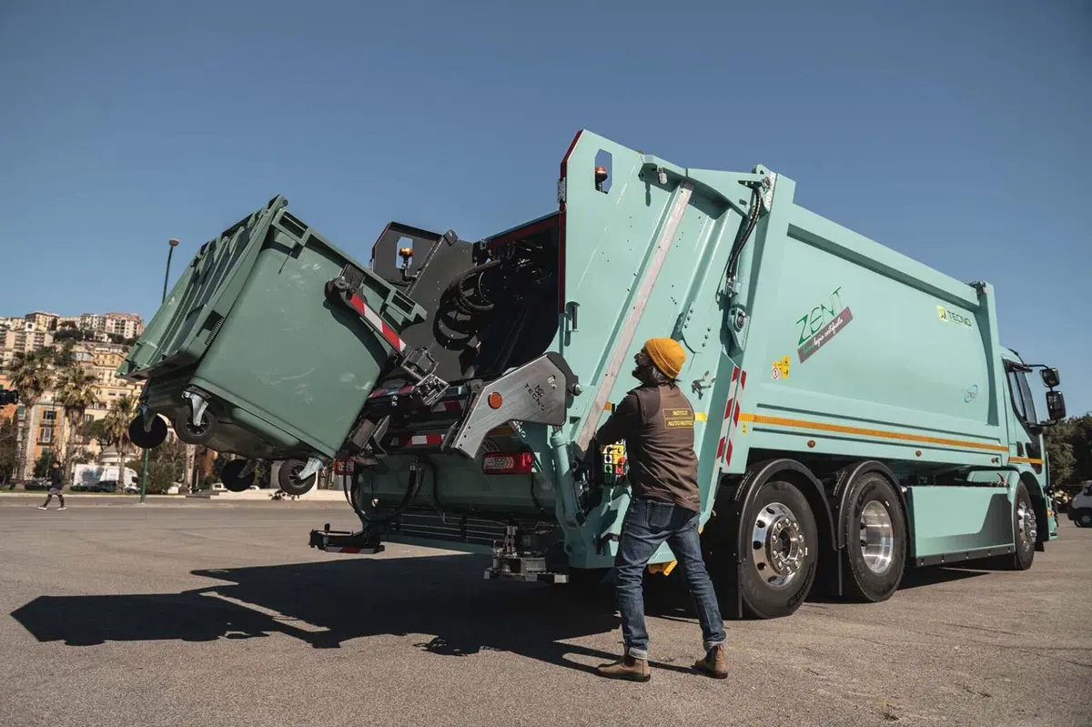 Come funziona il camion dei rifiuti? Tutti i segreti dello Zenith (Tecnoindustrie Merlo) (17)
