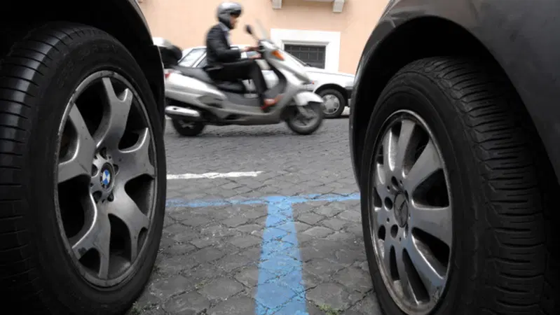 Pioltello (MI): proposta di spazio di parcheggio "sicuro" per coppie in auto