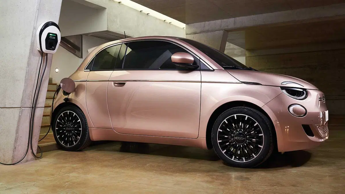 Fiat 500e La Prima 3+1 42 kWh (3)