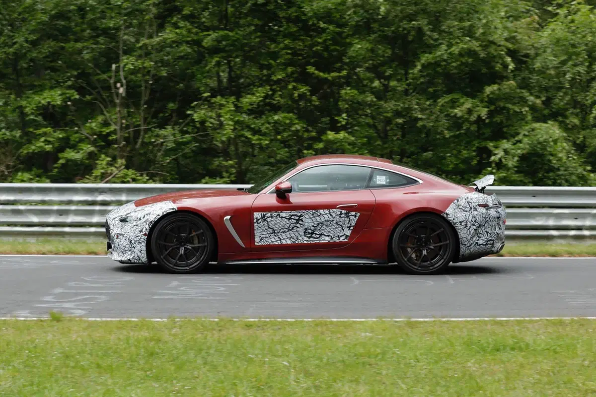 Mercedes AMG GT 2024, il facelift è in arrivo [Foto Spia] (6)