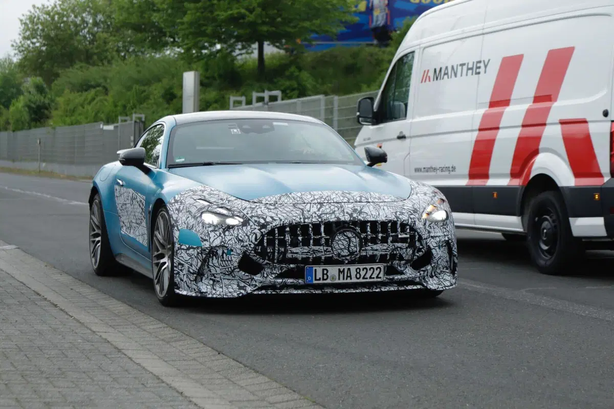 Mercedes AMG GT 2024, il facelift è in arrivo [Foto Spia] (17)