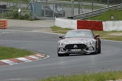 Mercedes AMG GT 2024, il facelift &egrave; in arrivo [Foto Spia]