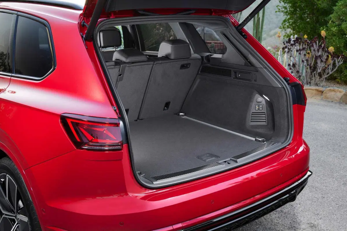 Nuova Volkswagen Touareg 2023 (39)