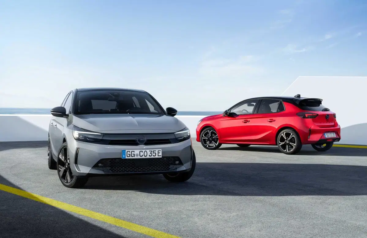 Opel Corsa: nuovo frontale e motori ibridi, arriva in autunno (9)