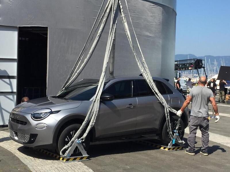 La nuova Fiat 600 a Lerici (SP) sul set di uno spot video