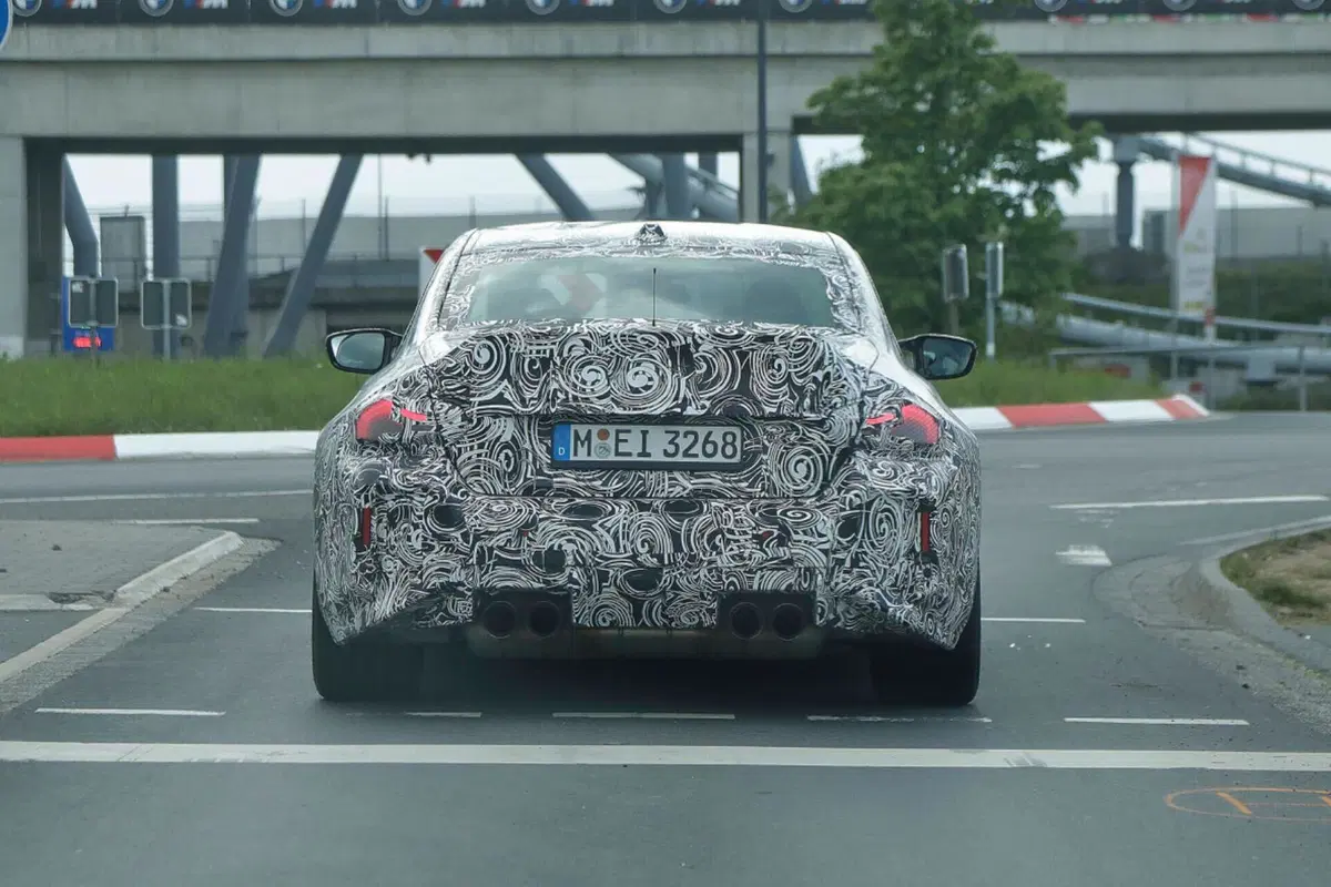 BMW M2 CS 2025: avrà 500 Cv e sarà cattivissima [Foto Spia] (8)