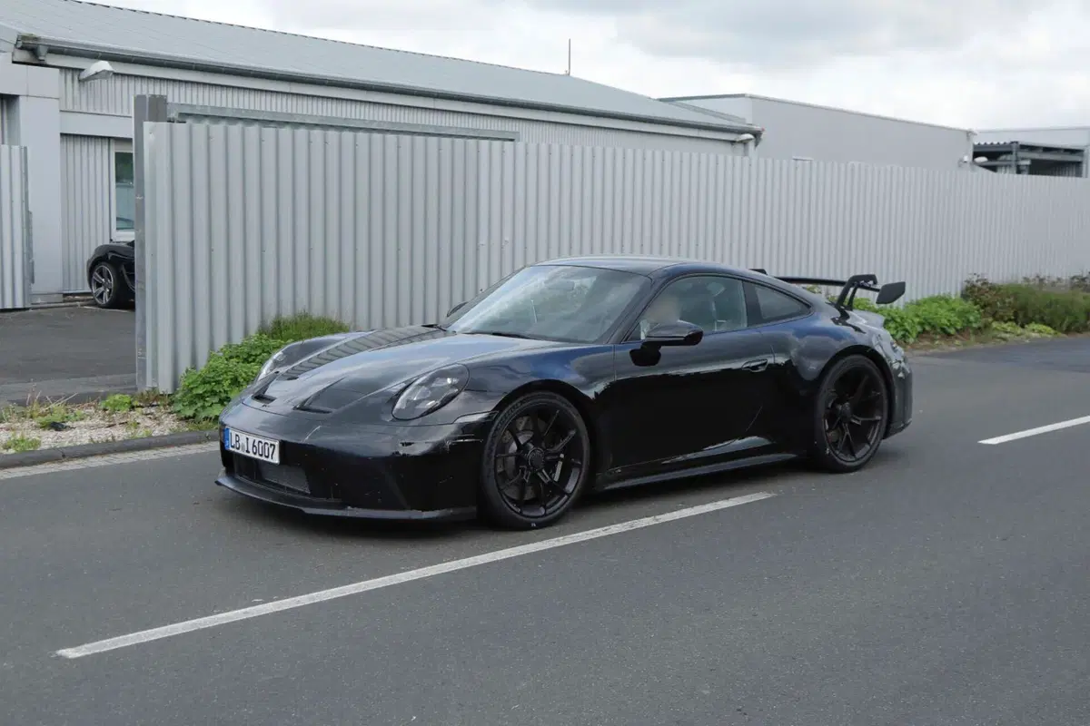Porsche 911 GT3 Facelift, ecco le nuove foto spia (6)
