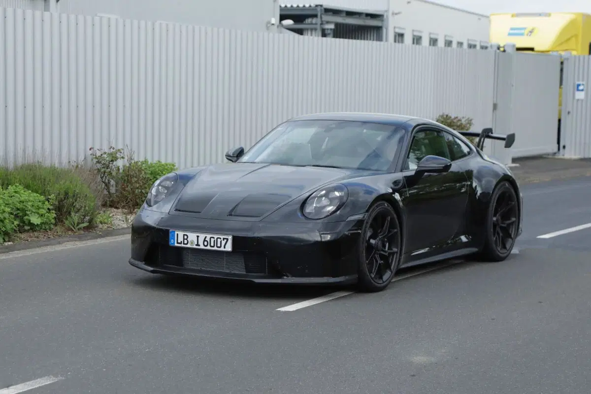 Porsche 911 GT3 Facelift, ecco le nuove foto spia (7)