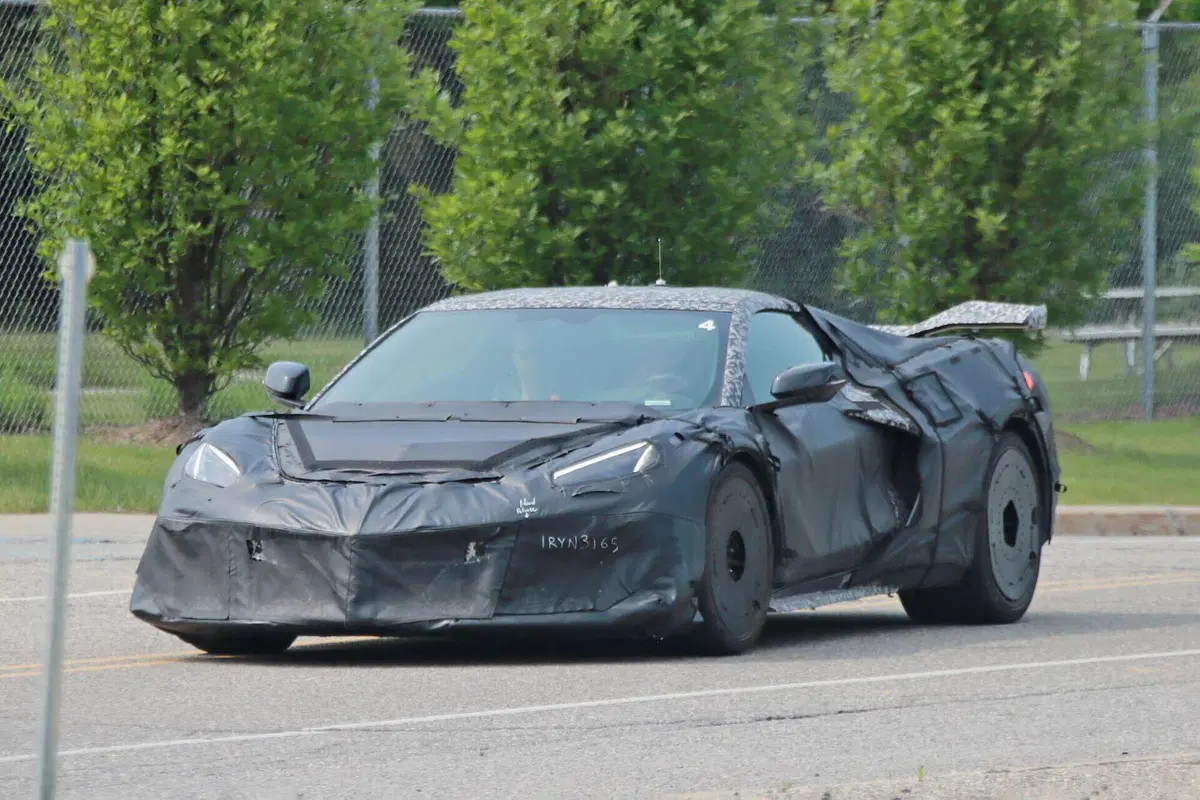 Corvette C8 ZR1, non c'&egrave; un&rsquo;americana pi&ugrave; furiosa di lei [Foto Spia]