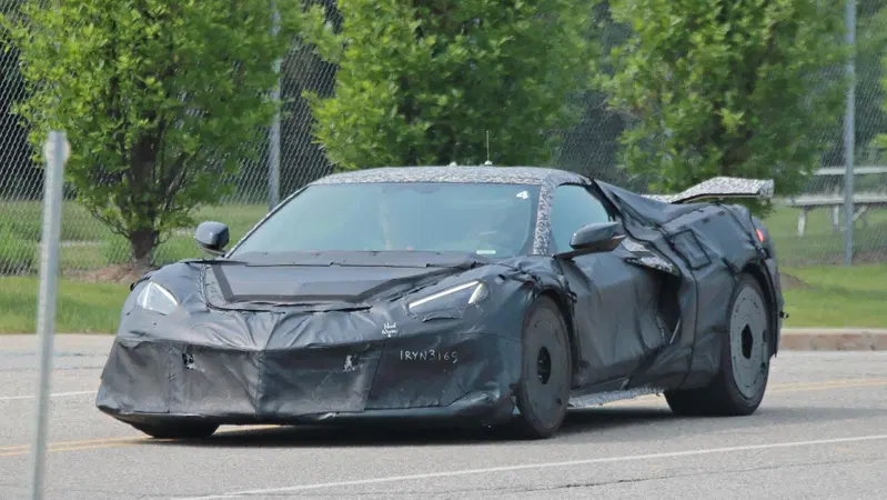 Corvette C8 ZR1, non c'&egrave; un&rsquo;americana pi&ugrave; furiosa di lei [Foto Spia]