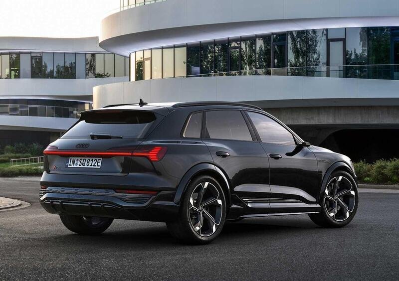 Audi SQ8 (2023->>) (4)