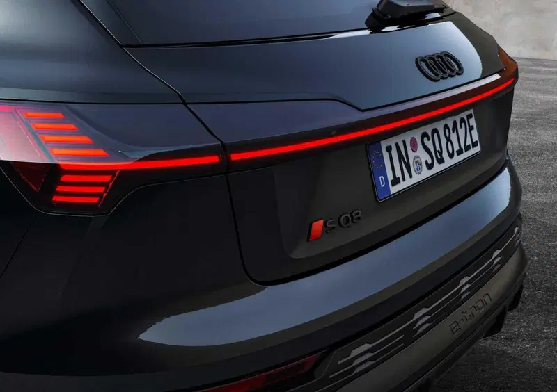 Audi SQ8 (2023-25) (10)