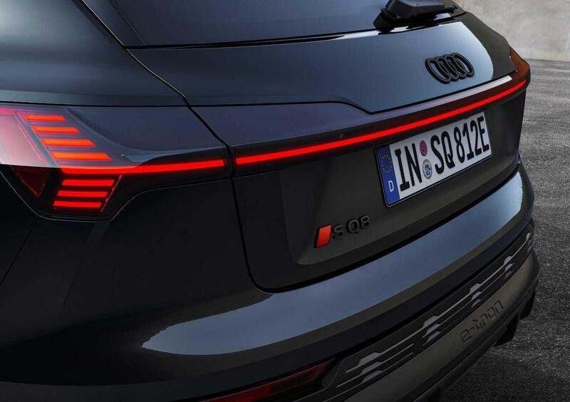 Audi SQ8 (2023->>) (10)