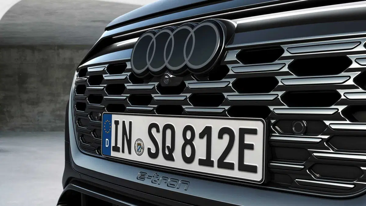 Audi SQ8 (11)