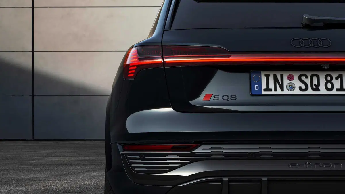 Audi SQ8 (12)