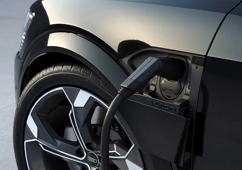 Audi SQ8 (2023-25) (15)