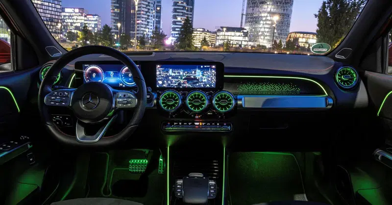 Mercedes EQB: l'elettrico "ti piace vincere facile". Confort, spazio a bordo, autonomia, tecnologia 