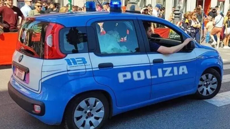 La Panda della Polizia salva un matrimonio: appena in tempo sull'altare
