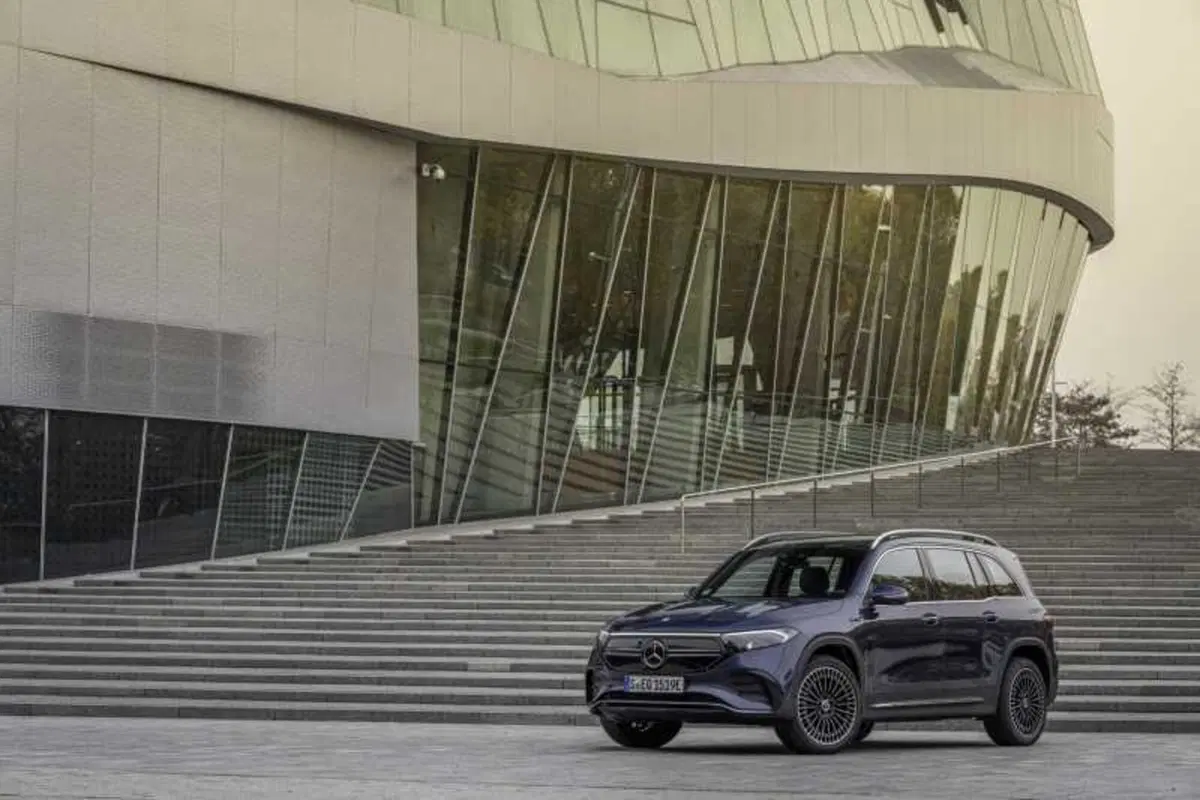 Mercedes EQB: l'elettrico "ti piace vincere facile". Confort, spazio a bordo, autonomia, tecnologia  (6)