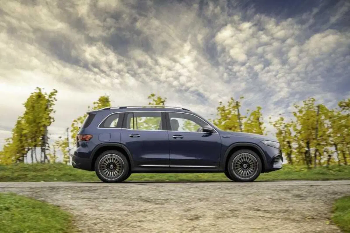 Mercedes EQB: l'elettrico "ti piace vincere facile". Confort, spazio a bordo, autonomia, tecnologia  (7)