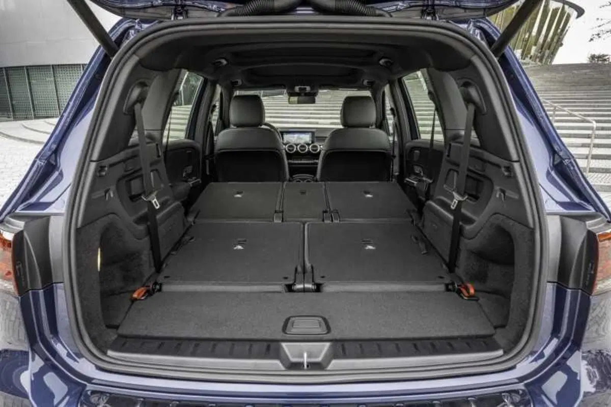 Mercedes EQB: l'elettrico "ti piace vincere facile". Confort, spazio a bordo, autonomia, tecnologia  (12)