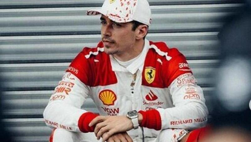 F1, Ferrari. All&#039;asta l&#039;abbigliamento di gara di Monaco di Leclerc per l&#039;Emilia Romagna