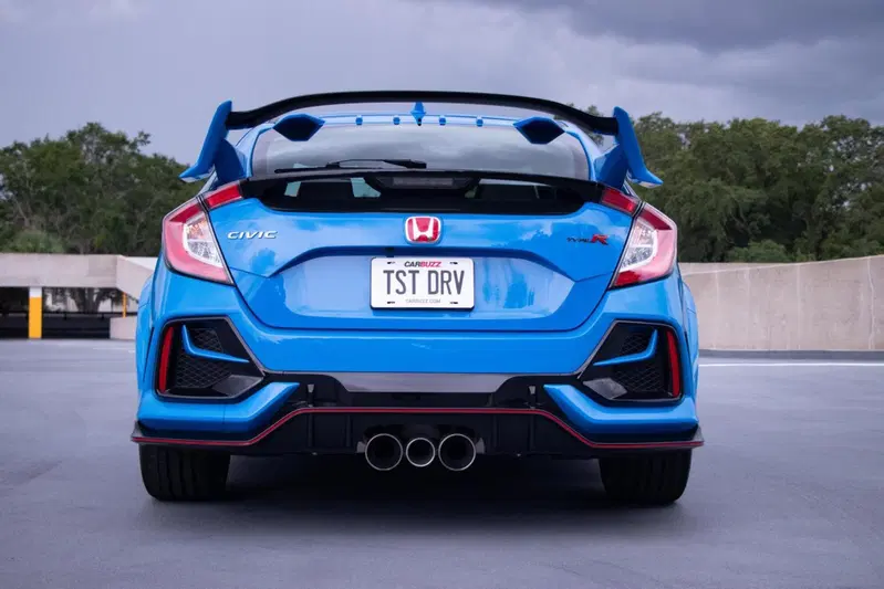 L'analogia dei Tre Tubi di Scarico (nella foto una Honda Civic Type R)
