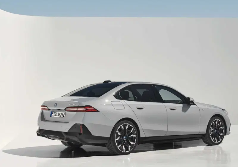 BMW i5 (6)
