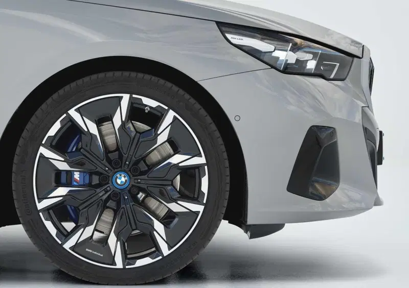 BMW i5 (22)