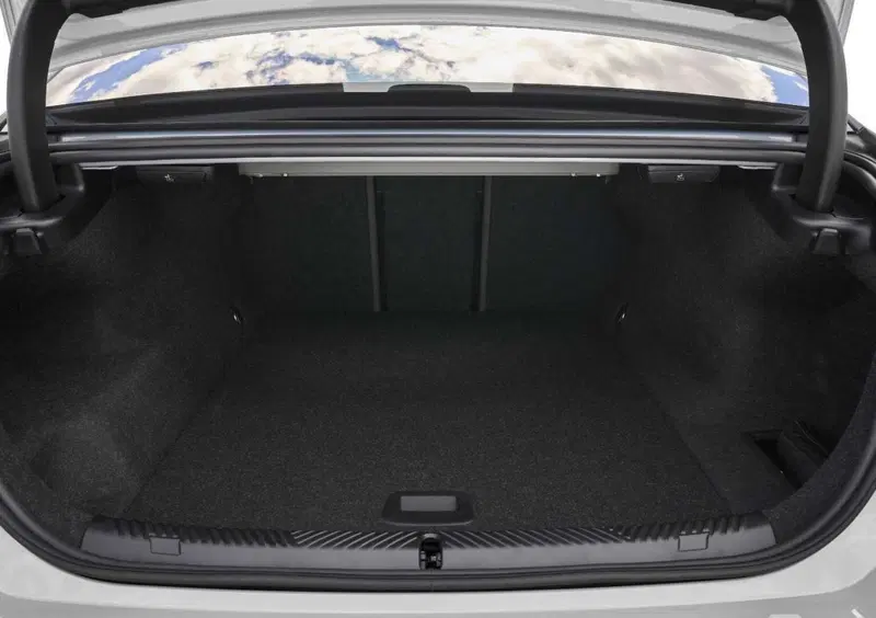 BMW i5 (17)