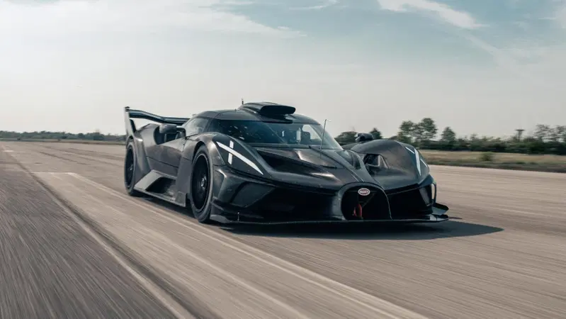 Bugatti Bolide: la Batmobile &egrave; vera, 1.578 CV e 1.450 kg di peso [VIDEO]  