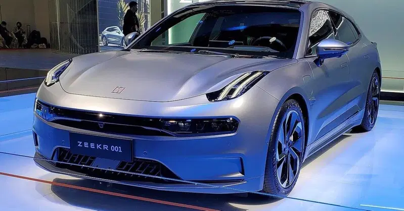 Zeekr 001: al primo test questa elettrica fa 923 km!