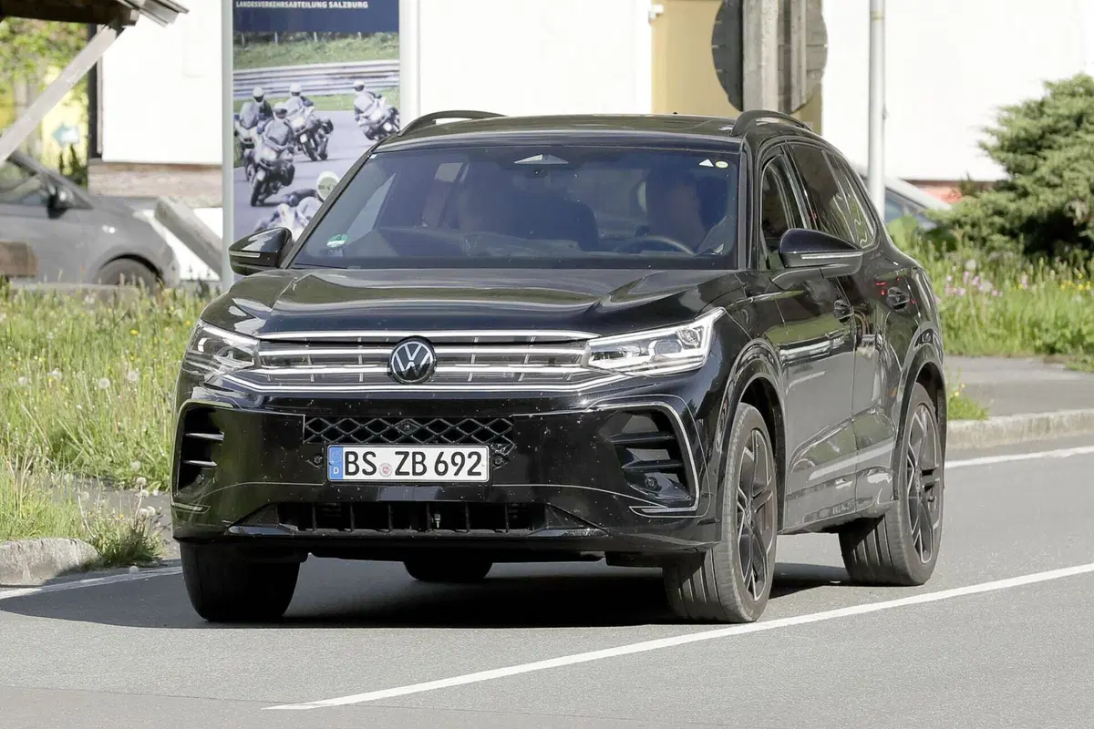 Volkswagen Tiguan 2024, la nuova generazione è in arrivo [Foto Spia] (2)