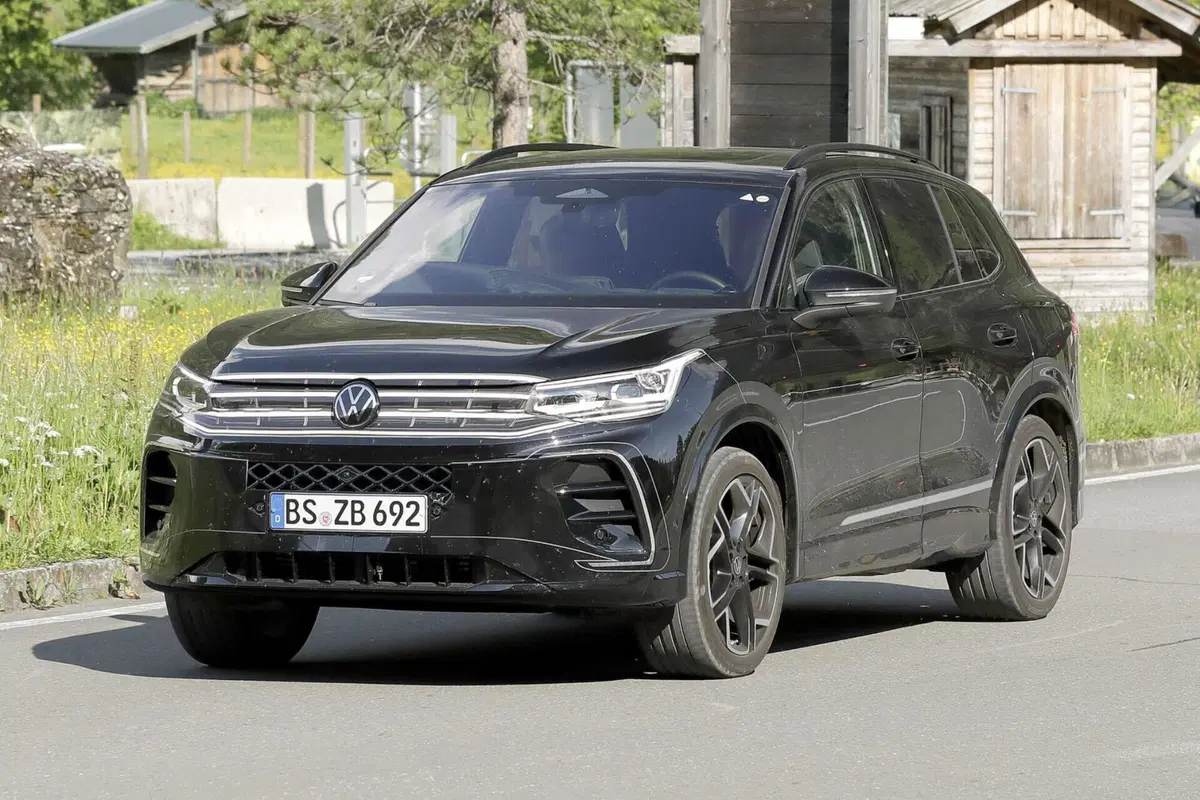 Volkswagen Tiguan 2024, la nuova generazione è in arrivo [Foto Spia] (3)