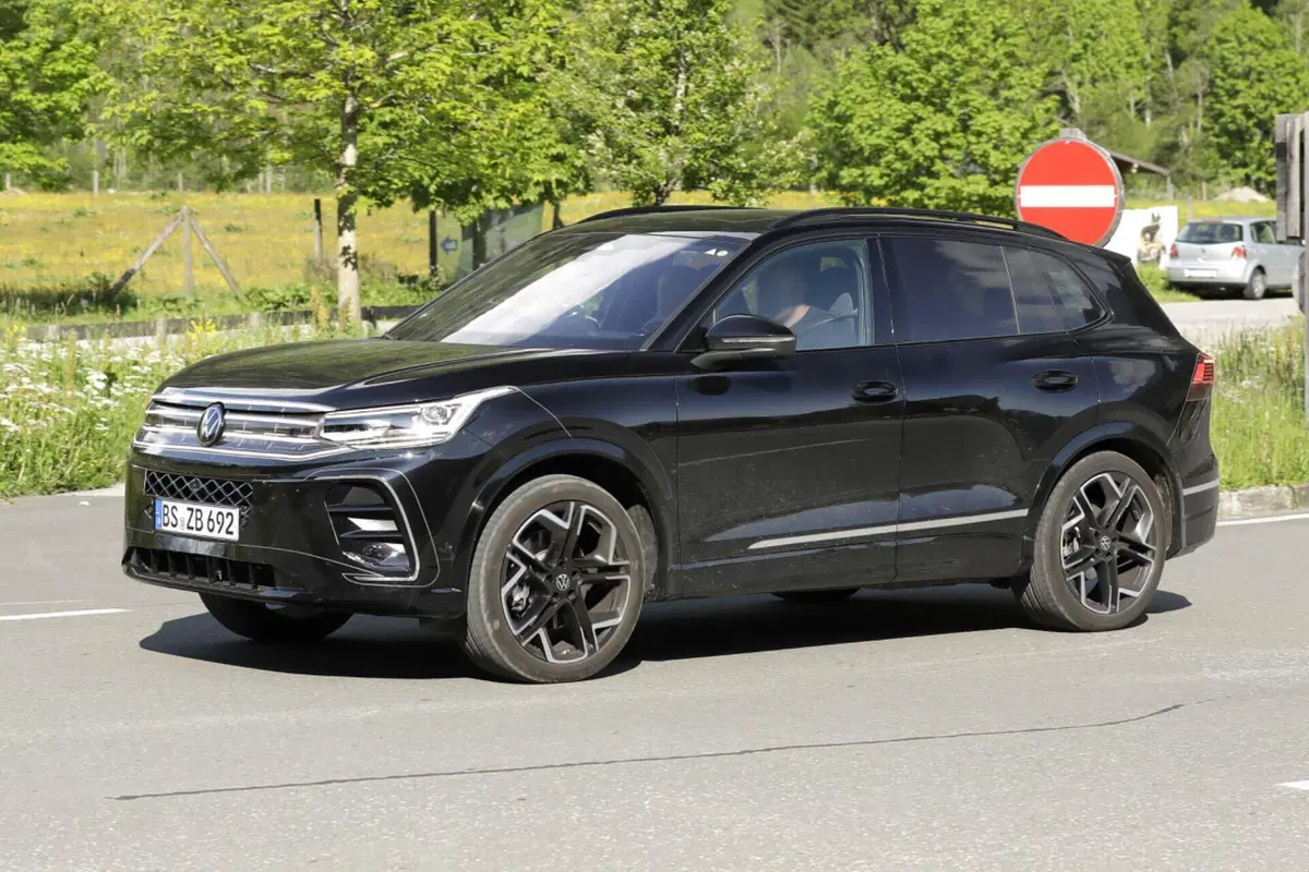 Volkswagen Tiguan 2024, la nuova generazione è in arrivo [Foto Spia] (6)