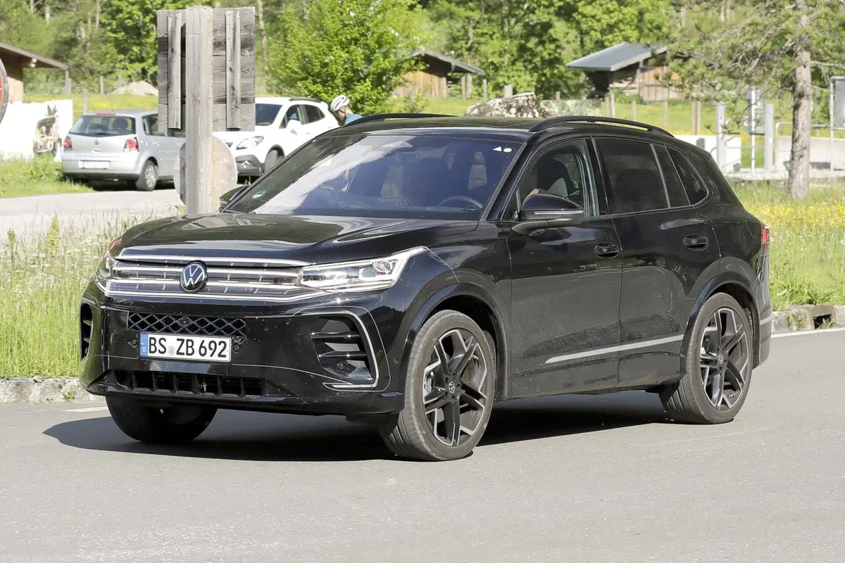 Volkswagen Tiguan 2024, la nuova generazione è in arrivo [Foto Spia] (5)