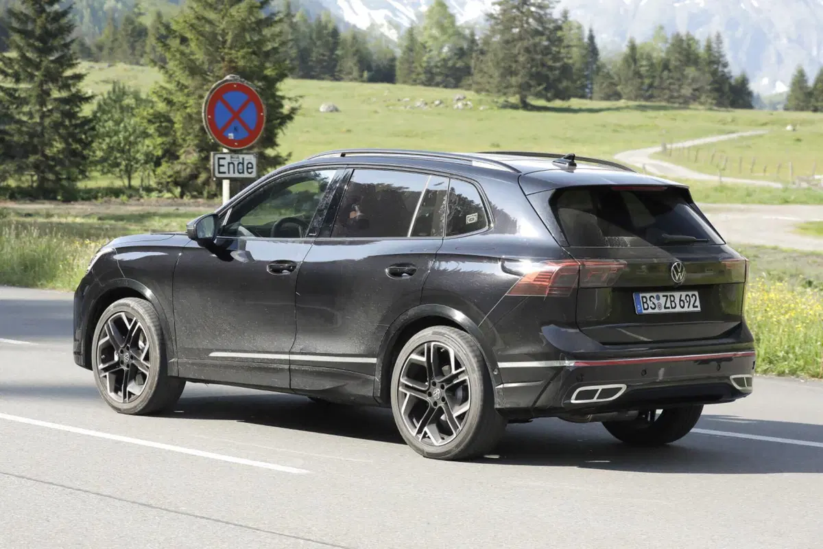 Volkswagen Tiguan 2024, la nuova generazione è in arrivo [Foto Spia] (7)