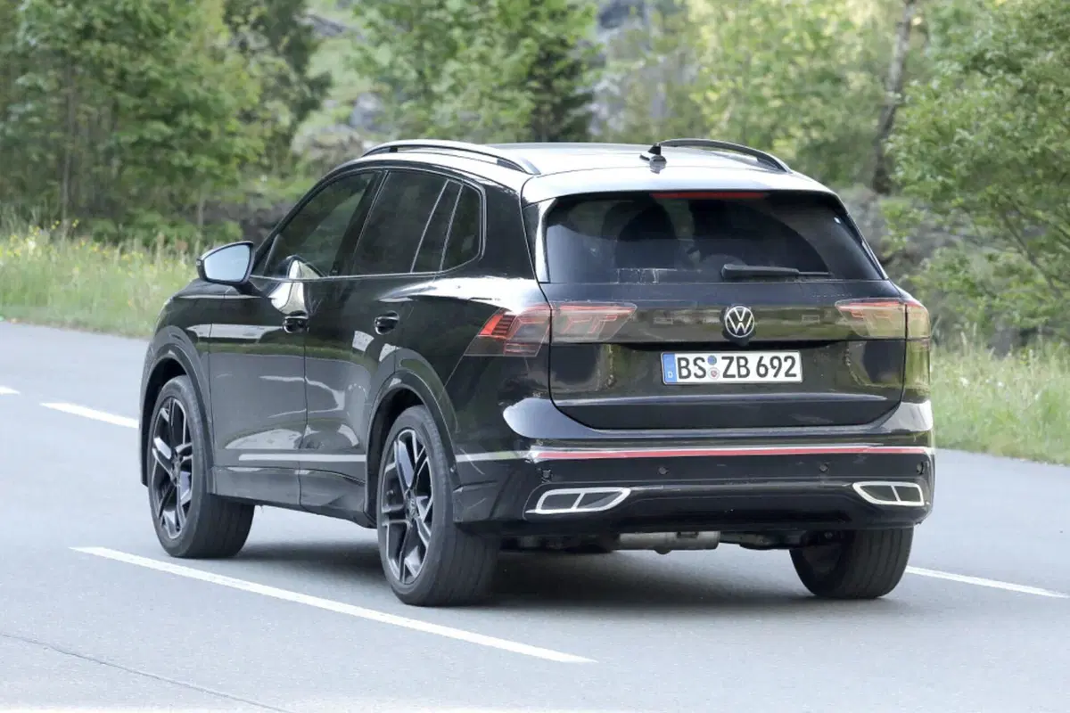 Volkswagen Tiguan 2024, la nuova generazione è in arrivo [Foto Spia] (11)