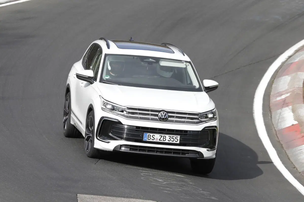 Volkswagen Tiguan 2024, la nuova generazione è in arrivo [Foto Spia] (12)